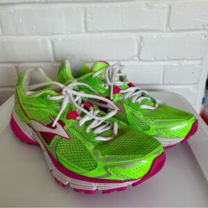 Brooks Ravena Women's Running Shoes Neon Green & Pink Size 9 Vibrant